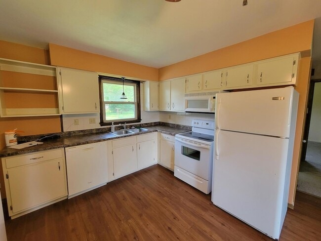 Photo - 205 Sharon St