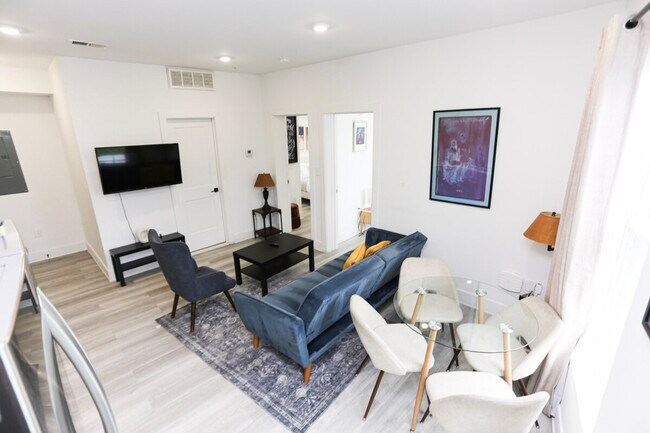 Building Photo - 750 19th St NE Unit SI ID1573086P