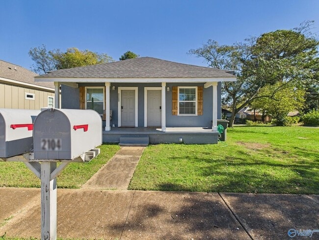 Building Photo - 2104 Levert St NE