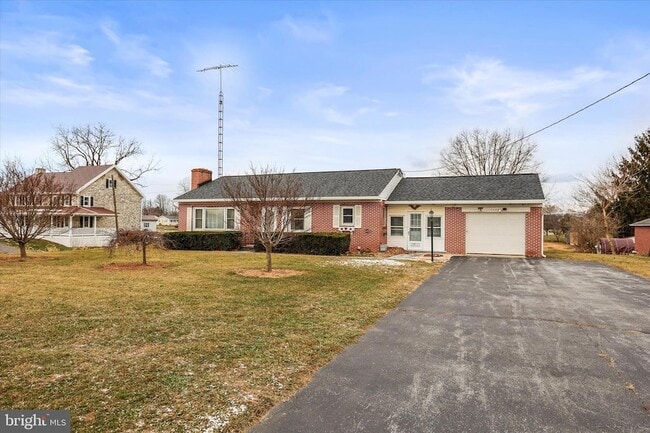 Photo - 1055 S Main St