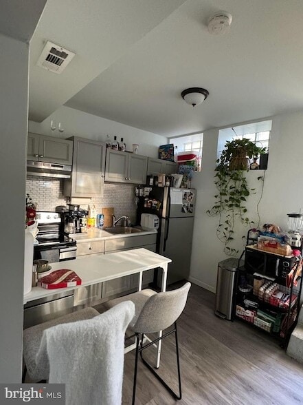 Photo - 316 Salaignac St Unit B