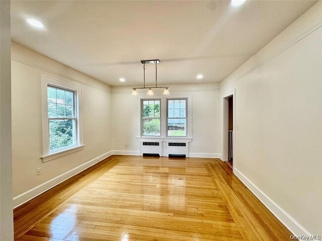 Photo - 73 Watkins Ave