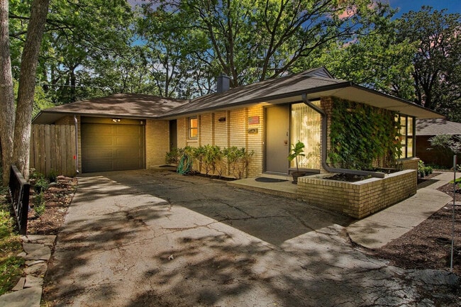 Photo - 2401 Hyde Park Ave Unit ID1265535P