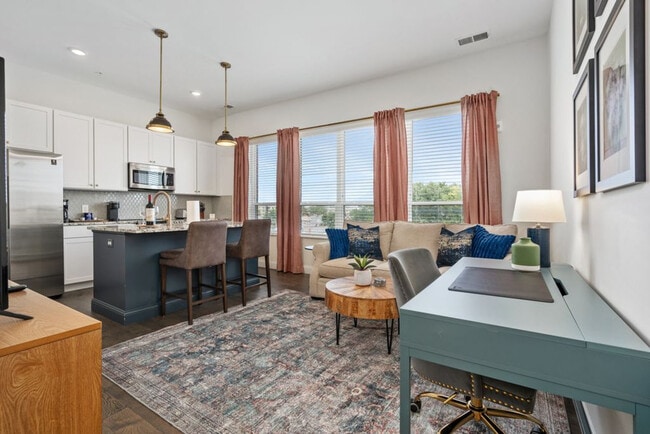 Building Photo - 1087 N High St Unit ID1257778P