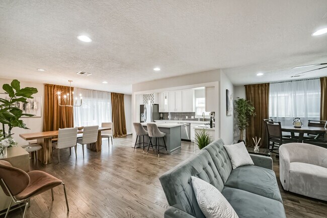 Photo - 5719 Viking Dr Unit ID1316400P