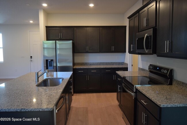 Photo - 717 Spoonbill St