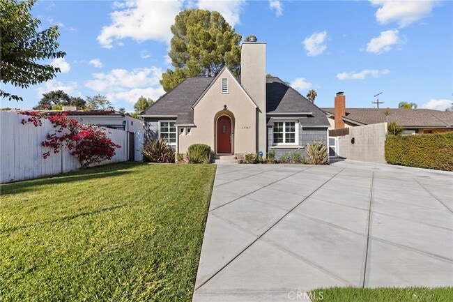 Building Photo - 11147 Hortense St