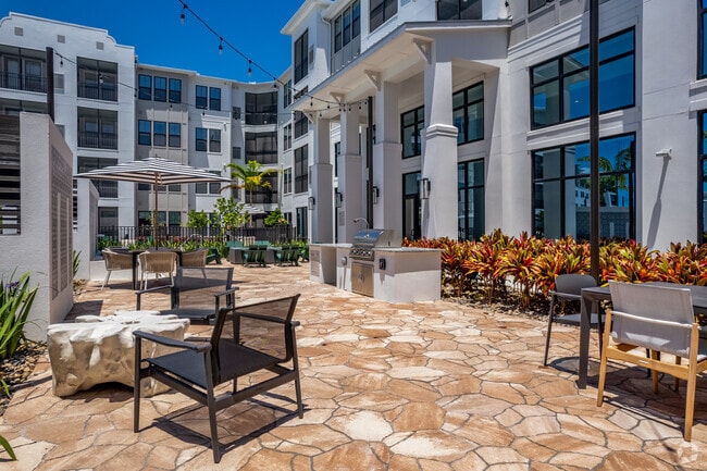 BBQ Area - Cirrus at Aqua