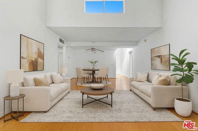 Photo - 18350 Hatteras St