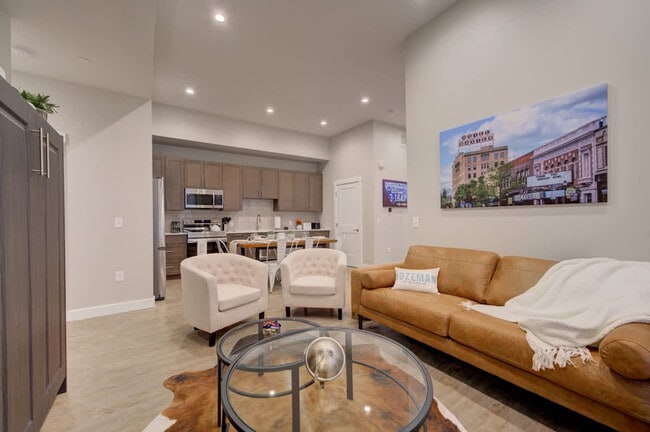 Building Photo - 110 W Beall St Unit FL1-ID1339964P