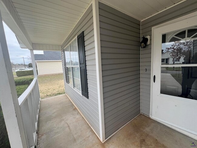 Photo - 215 Haverhill Cir