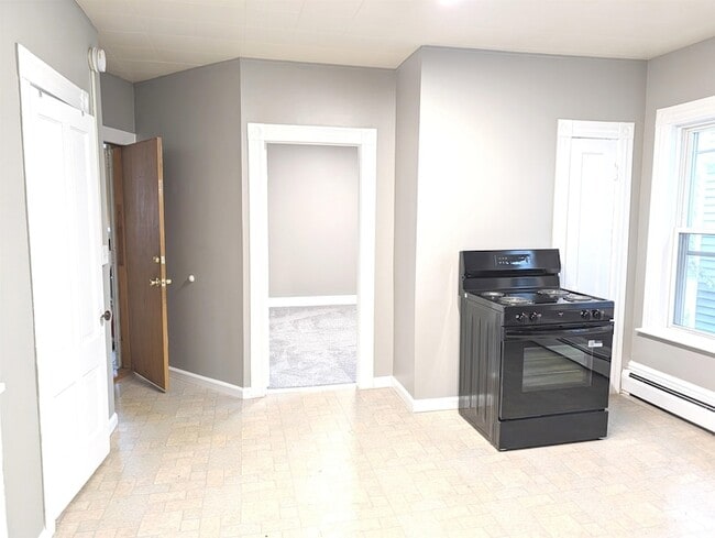 Photo - 685 Massabesic St Unit 2