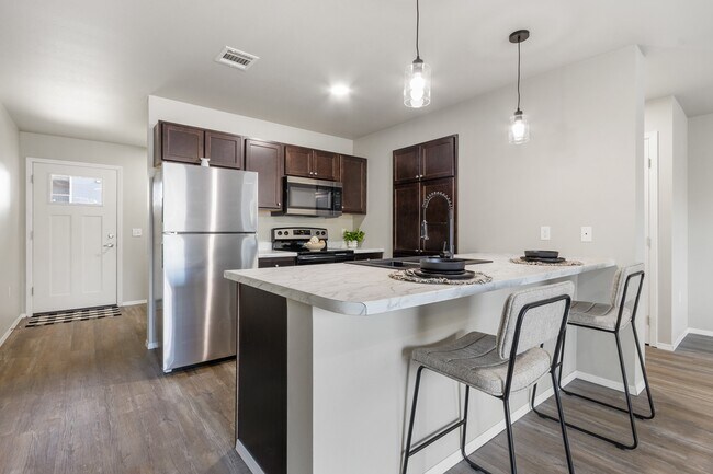 Photo - Sawyer Pointe