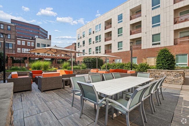 Courtyard - Midtown Park