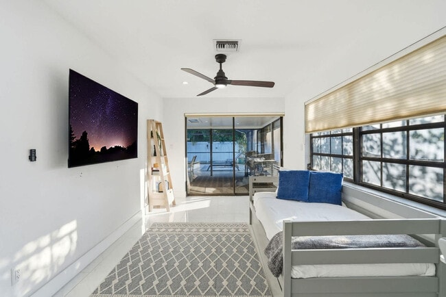 Photo - 208 Erie Dr Unit FL1-ID1355591P