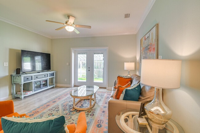 Building Photo - 13941 Del Rio Dr Unit SI ID1386192P