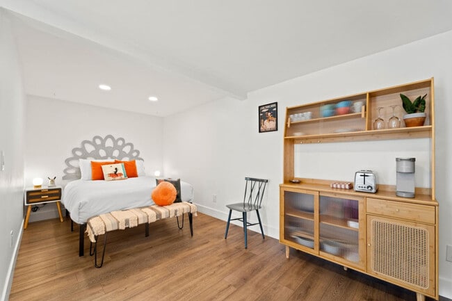 Photo - 2926 Polk Ave Unit ID1048816P