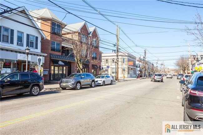 Photo - 112 N Broadway Unit B
