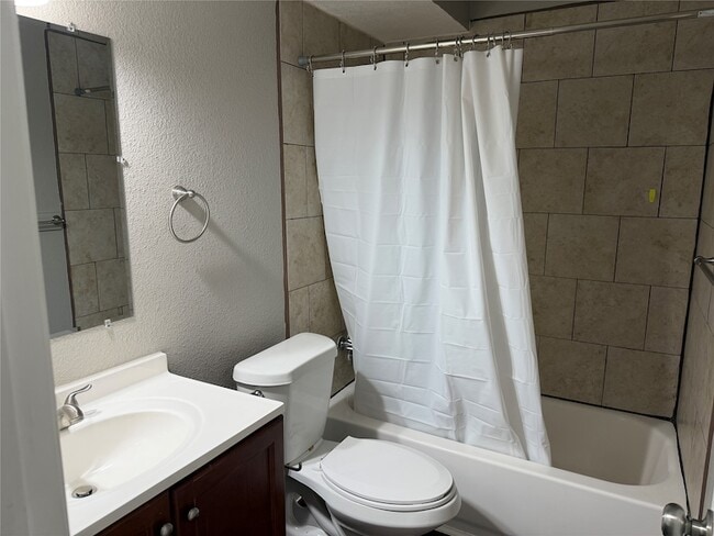 Photo - 357 NW Newton Dr