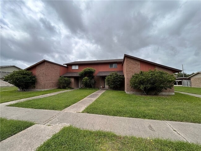 Building Photo - 4217 Acushnet Dr Unit D