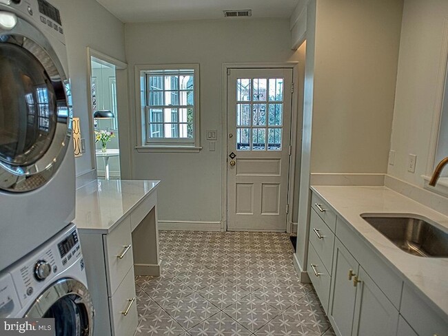 Photo - 4643 16th St NW