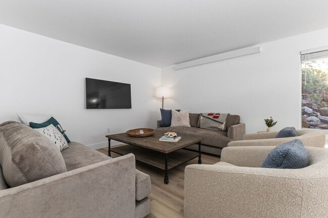 Building Photo - 2255 Mount Werner Rd Unit SI ID1564285P