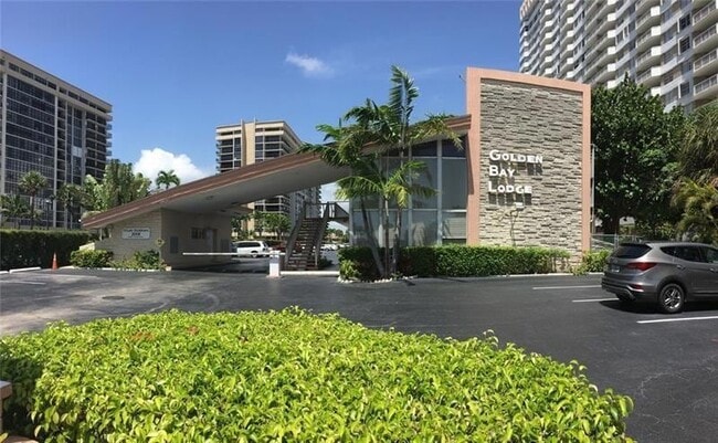 Building Photo - 2001 S Ocean Dr Unit 1