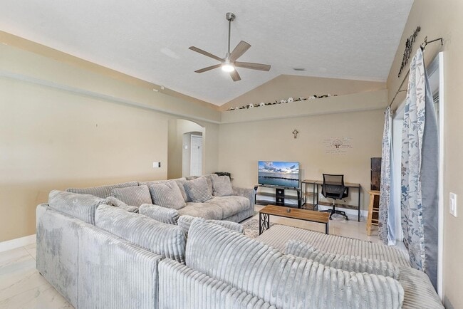 Photo - 1622 SW Realty St