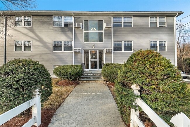 Photo - 177 Franklin St Unit 2