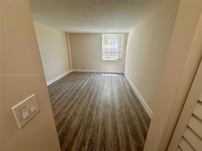 Photo - 2935 NE 163rd St Unit 3P