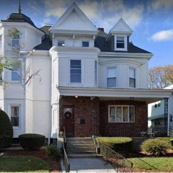 Building Photo - 92 Thurston St Unit 3