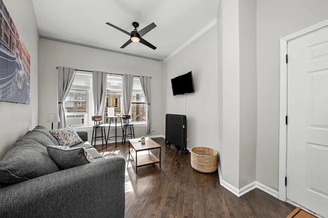 Building Photo - 2324 N California Ave Unit SI FL1-ID1032031P