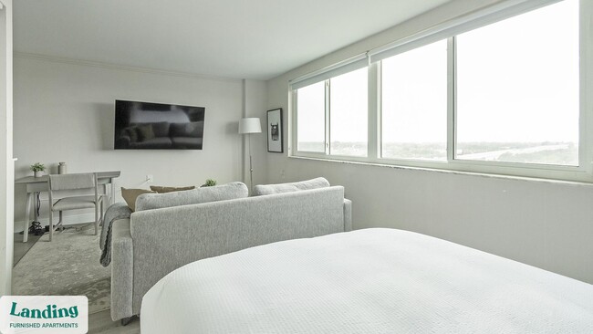 Photo - 305 Dr. M.L.K. Jr St S Unit 843.1403526