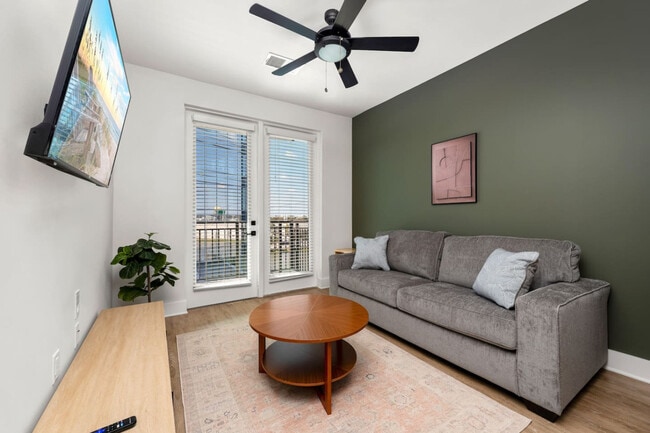 Building Photo - 207 N Himes Ave Unit ID1313891P