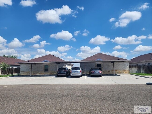 Building Photo - 1301 W Garfield Ave