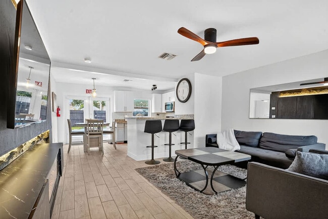 Photo - 6660 Custer St Unit ID1372318P