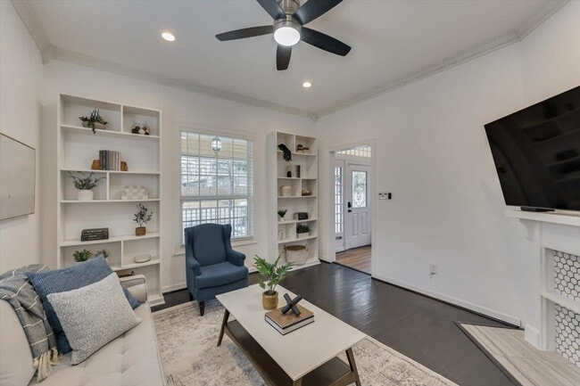 Photo - 909 Elsbeth St Unit ID1019507P