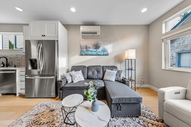 Building Photo - 305 18th Ave Unit GO ID1366636P