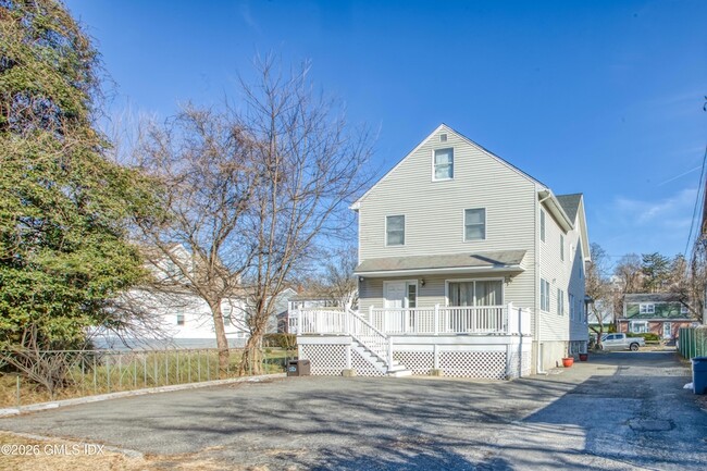 Photo - 24 Hollow Wood Ln Unit 2