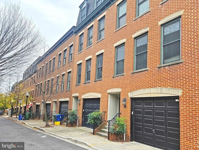 Photo - 12 S Regester St