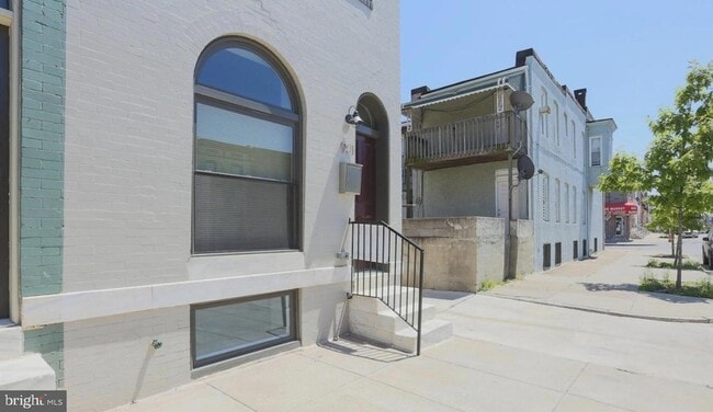 Photo - 901 N Montford Ave