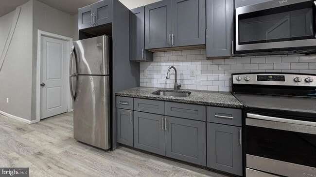 Building Photo - 141 N Peach St