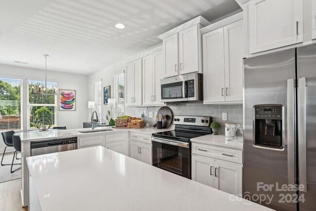 Photo - 204 MONARCH Crk Ln