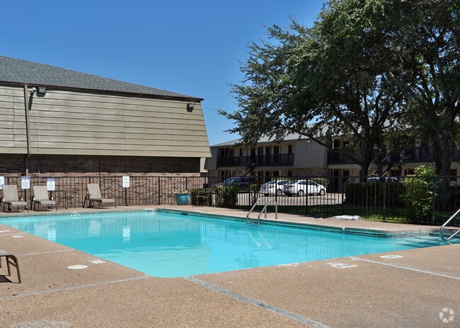 Pool - The Cove on 21st