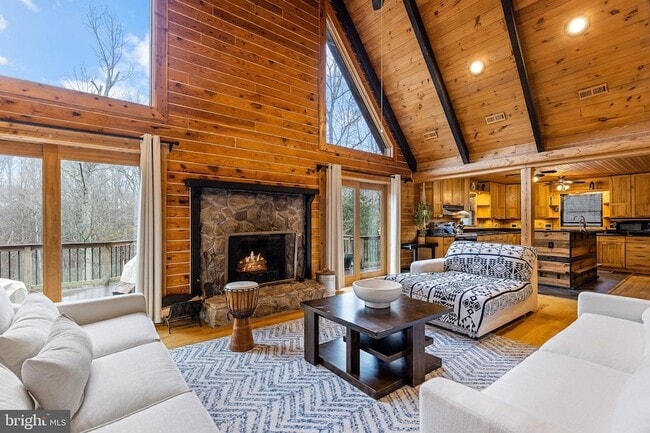 Building Photo - 8 Hope Valley Ln