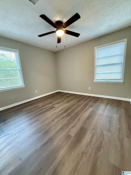 Photo - 205 Lake Dr Cir NE