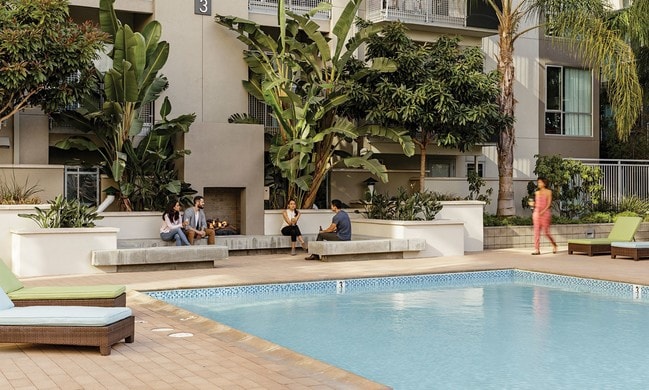 Swimming Pool - 550 Moreland