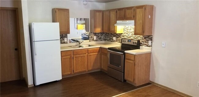 Photo - 405 Sisters Ave Unit 203