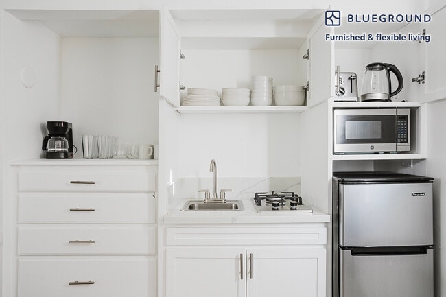 Photo - 944 Tiverton Ave Unit FL1-ID1278