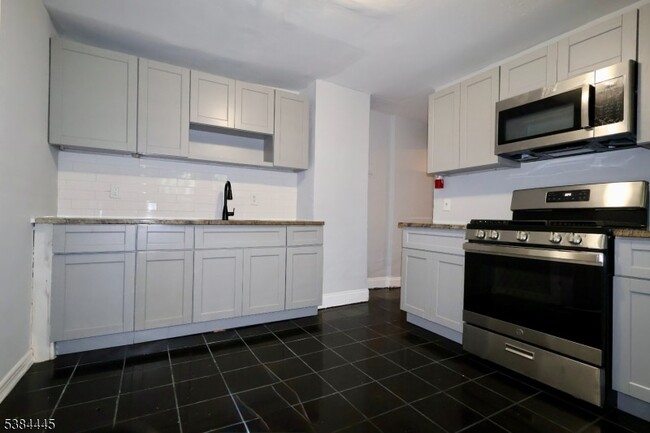 Photo - 105 Hanford St Unit 1